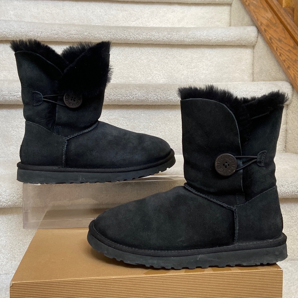 ugg bailey button boots / winter shearling lined boots